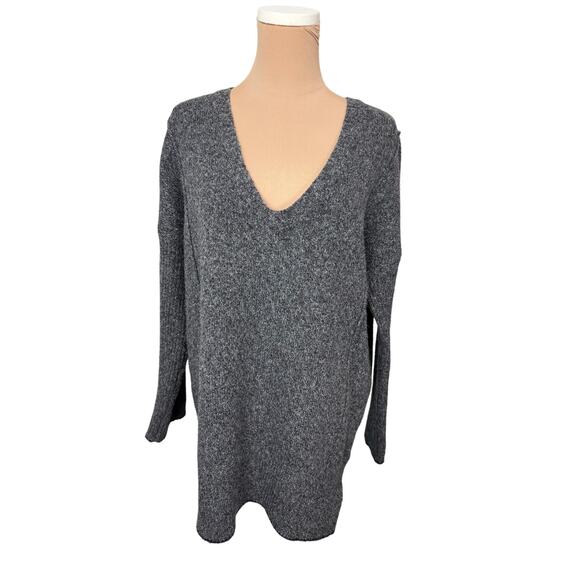 John + Jenn Oversized Grey V-Neck Sweater Small/Petitie - Picture 1 of 6